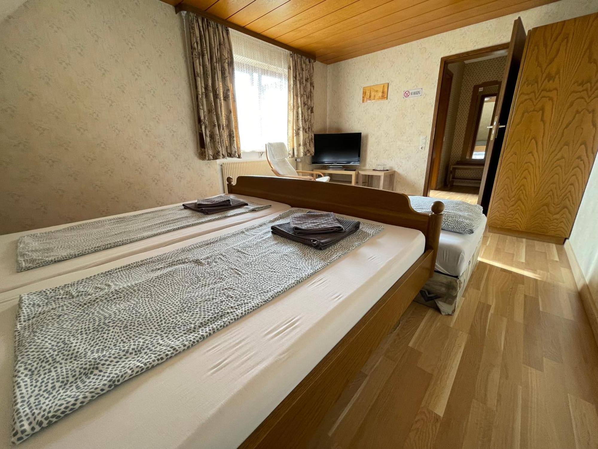 Beny Hotel Restaurant Hertingen Екстериор снимка