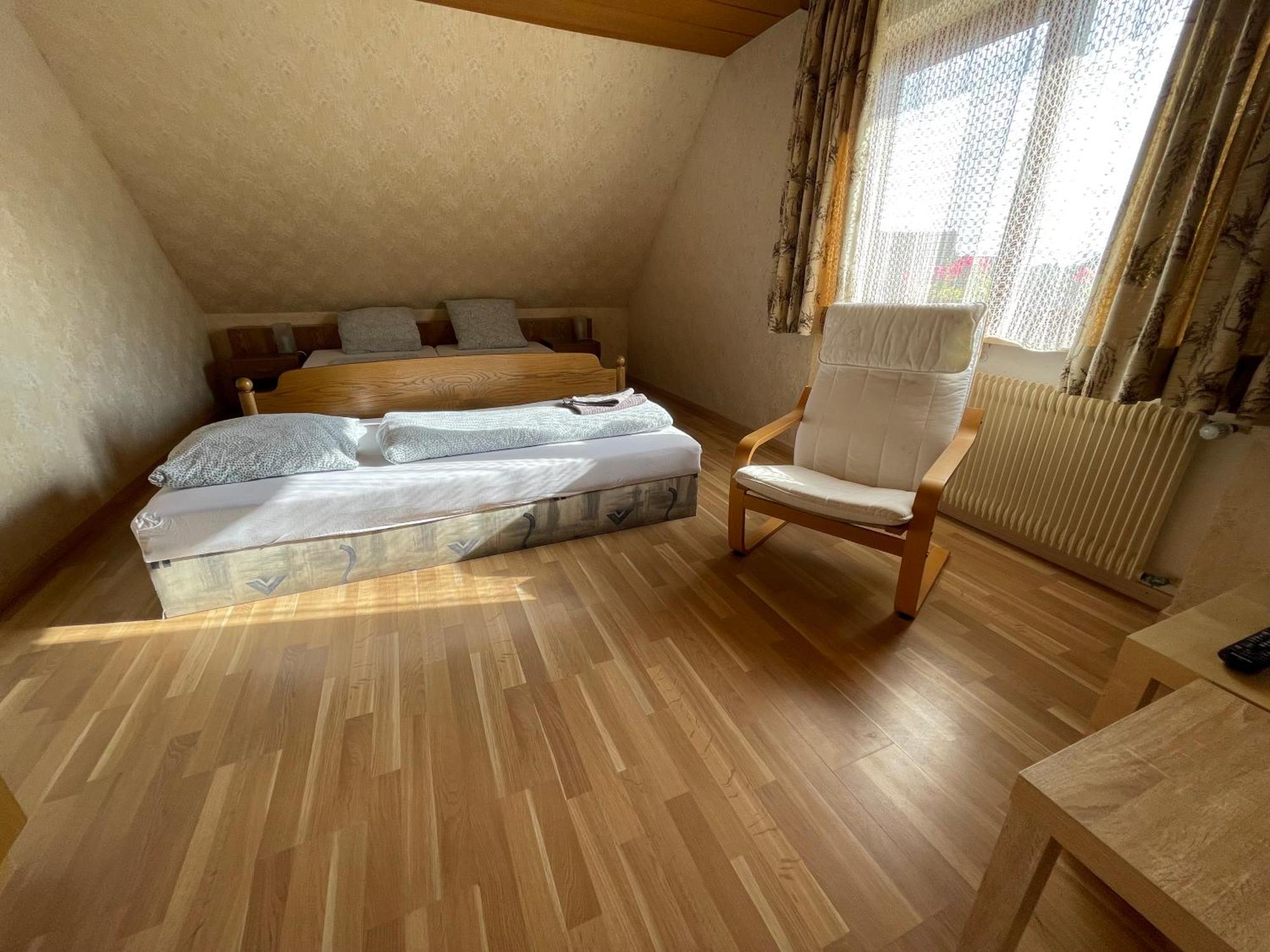 Beny Hotel Restaurant Hertingen Екстериор снимка