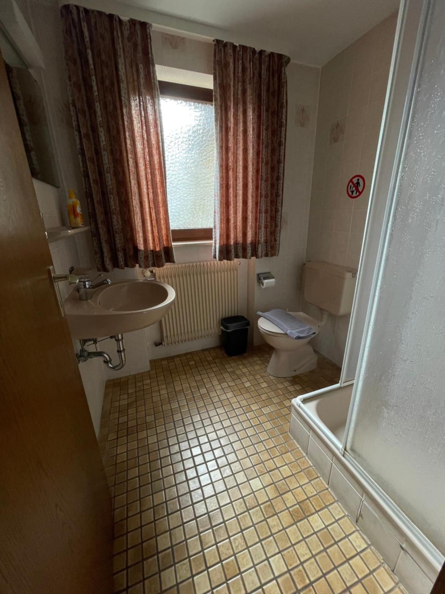 Beny Hotel Restaurant Hertingen Екстериор снимка