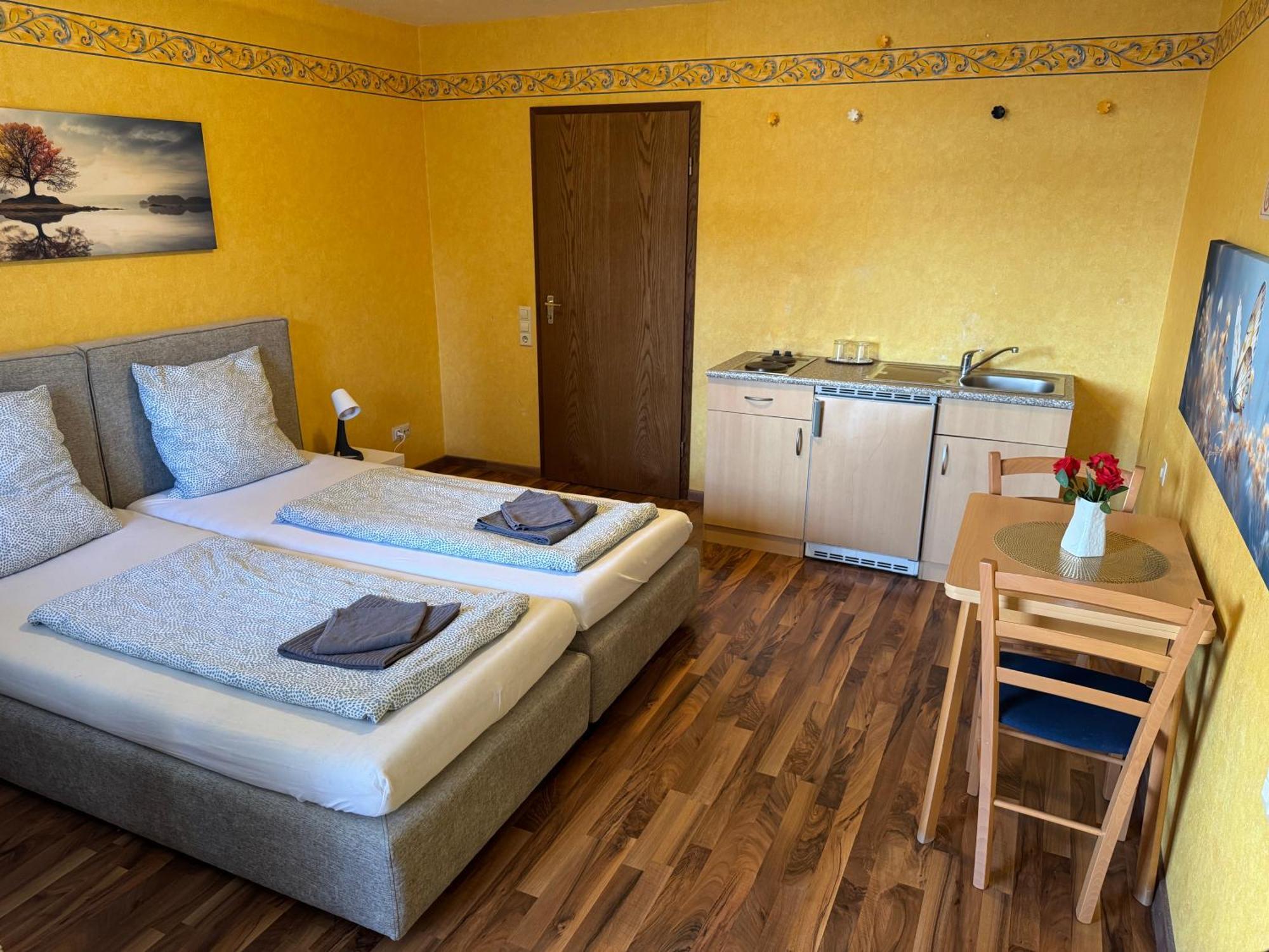 Beny Hotel Restaurant Hertingen Екстериор снимка